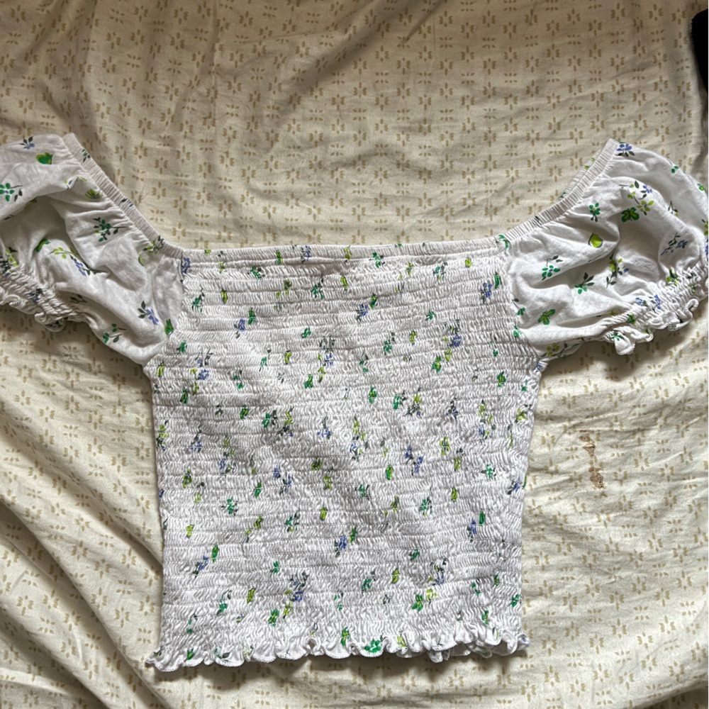 Really cute PacSun floral top.